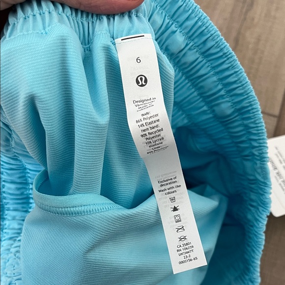 NWT Lululemon Athletica Hotty Hot HR Short 4” Lined Size 6 - Picture 4 of 7